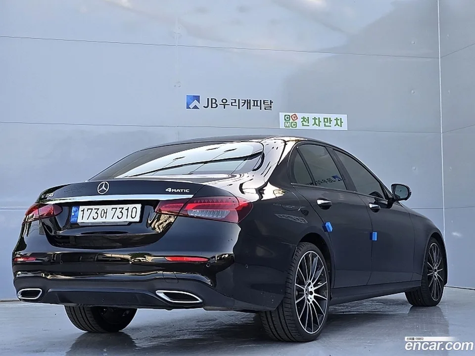 Mercedes-Benz E-Class E350 4MATIC AMG Line 2023 — миниатюра 4