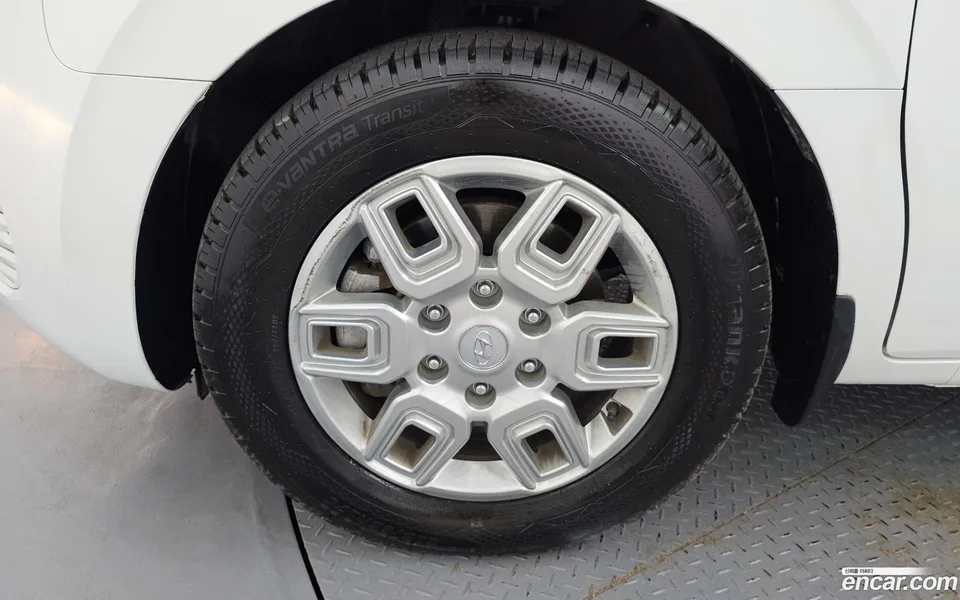 Hyundai Staria 3 2023 — миниатюра 5