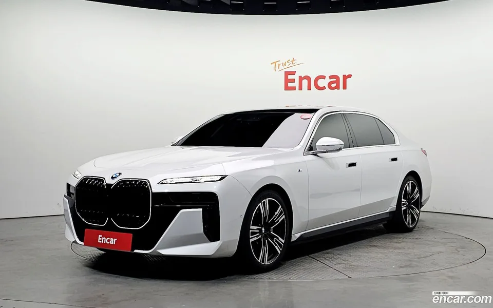 BMW i7 xDrive 60 M 2023 — фото 1, купить с доставкой в Москву