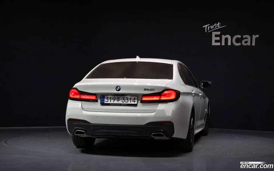 BMW 5 Series 520i M 2023 — миниатюра 4