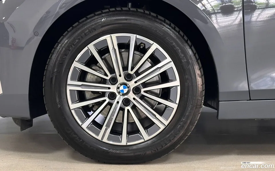 BMW 2 Series Active Tourer 220i 2023 — миниатюра 2