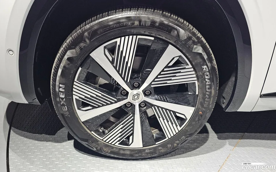 Renault Samsung Grand Koleos 1.5 E-TECH 2WD 2025 — миниатюра 2