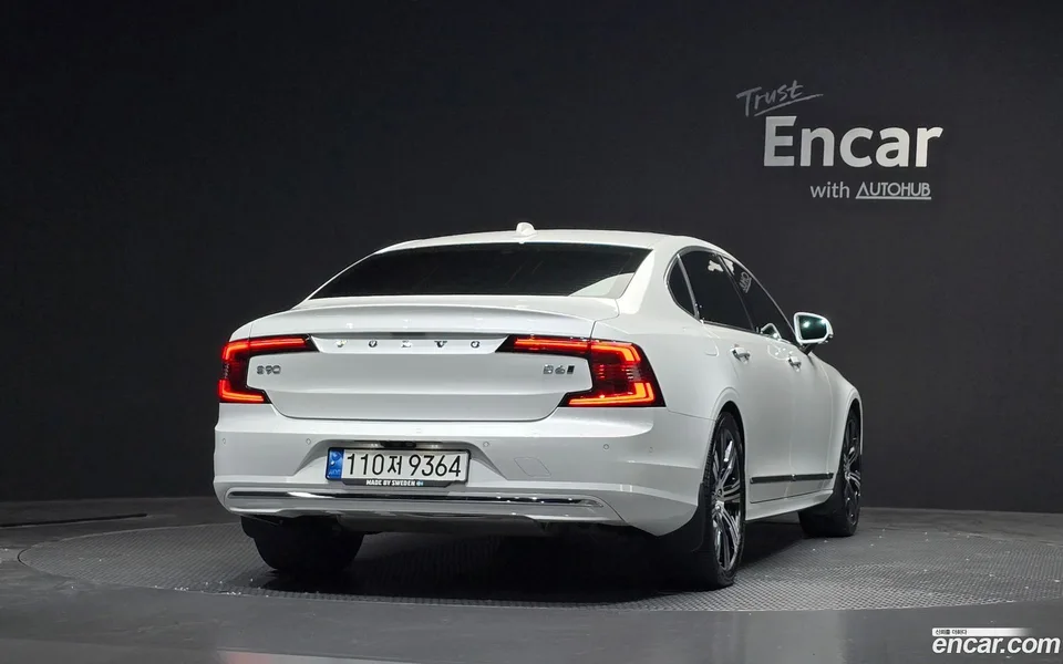 Volvo S90 B6 AWD 2022 — миниатюра 4