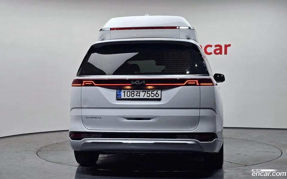 Kia Carnival 9 2022 — thumbnail 4