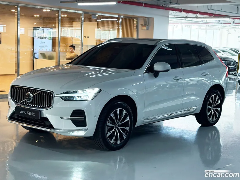 Volvo XC60 B5 2024 — фото 1, купить с доставкой в Москву