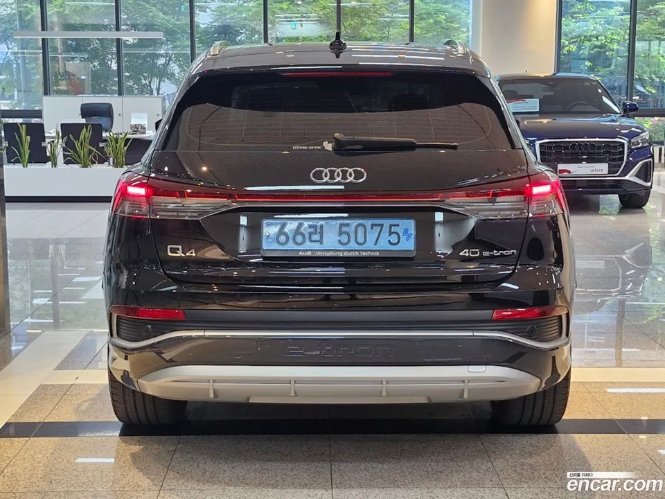 Audi Q4 e-tron 40 2023 — миниатюра 4