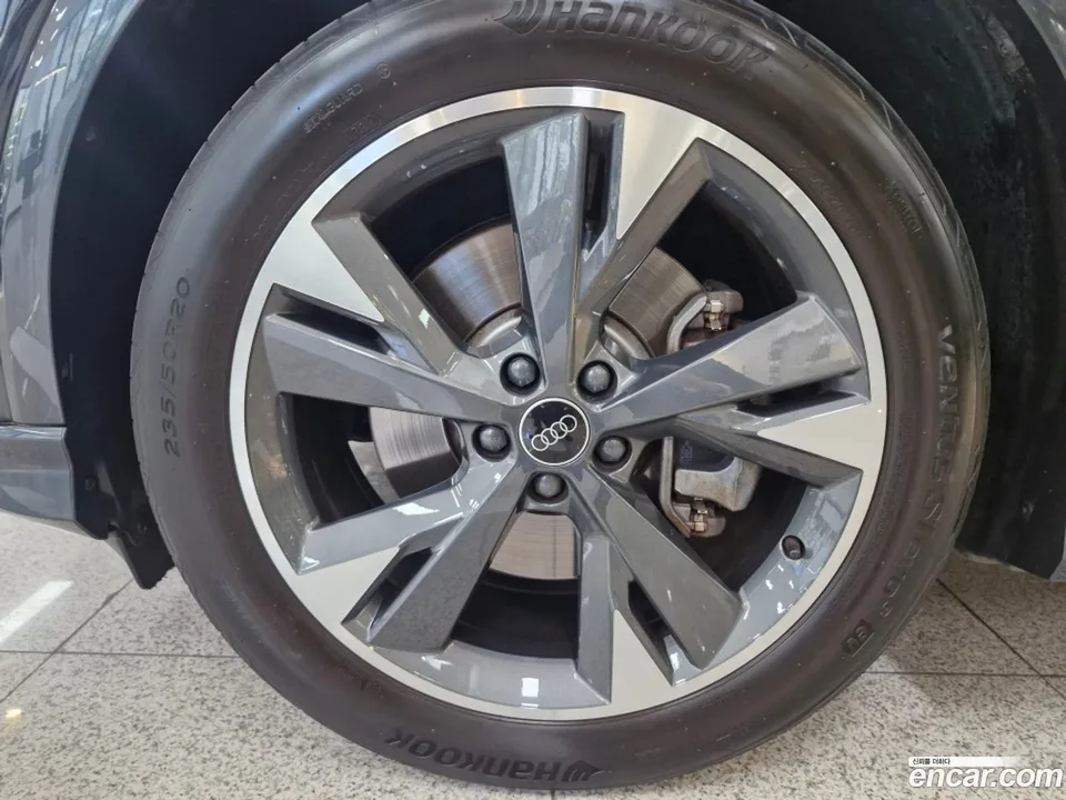 Audi Q4 e-tron 40 2023 — миниатюра 5