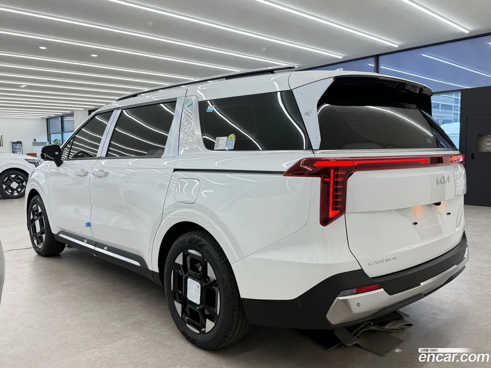 Kia Carnival HEV 9 2026 — миниатюра 4