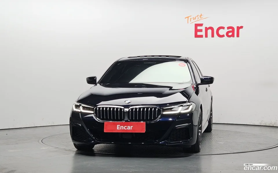 BMW 5 Series 520i M 2022 — миниатюра 3