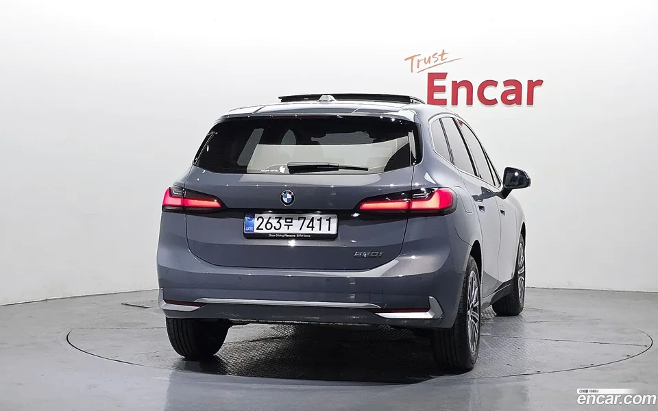 BMW 2 Series Active Tourer 220i 2025 — миниатюра 4
