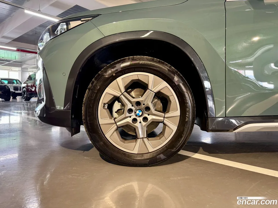 BMW X1 xDrive 20i xLine 2025 — миниатюра 2