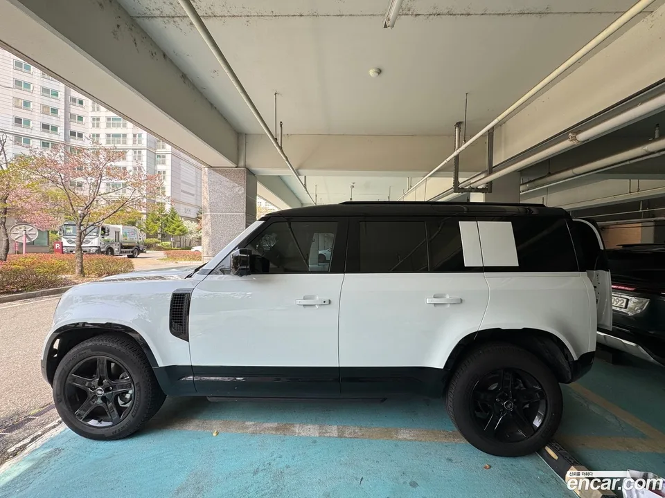 Land Rover Defender 110 P300 X- SE 2025 — миниатюра 2