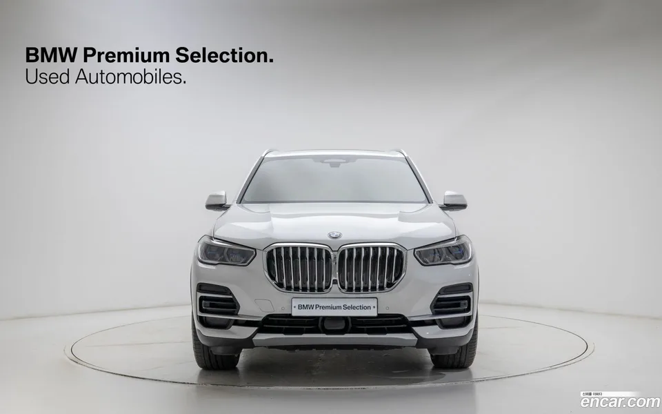BMW X5 xDrive 40i xLine 2023 — миниатюра 3