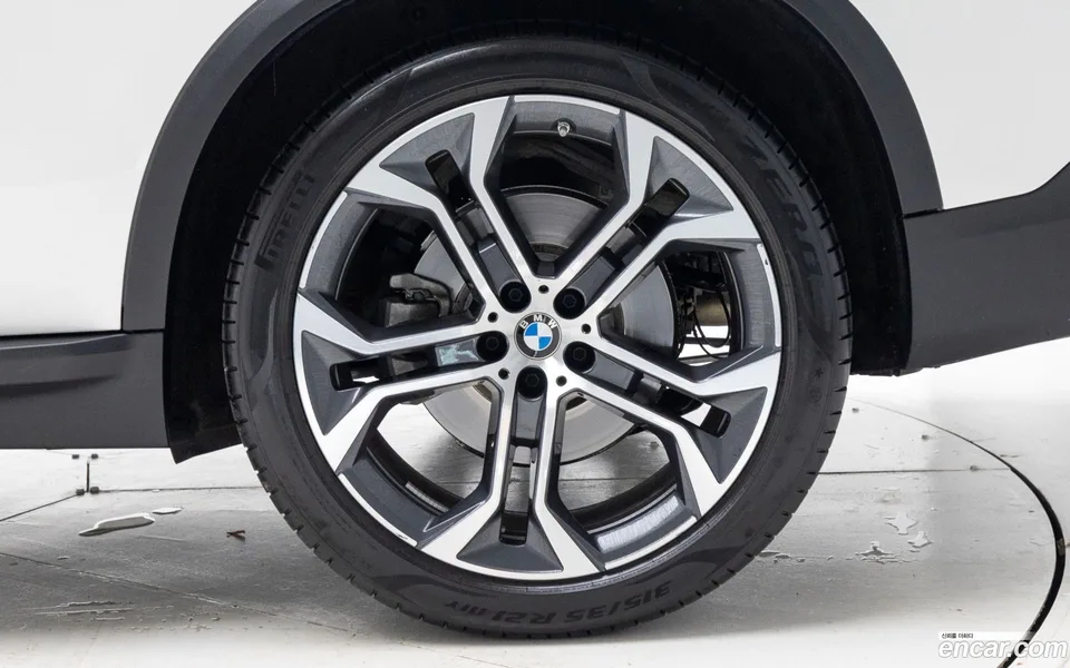 BMW X5 xDrive 40i xLine 2023 — миниатюра 5