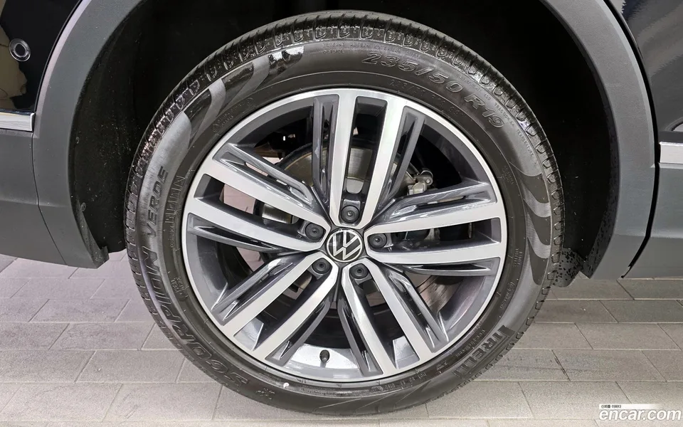 Volkswagen Tiguan Allspace 2.0 TSI 2022 — thumbnail 5