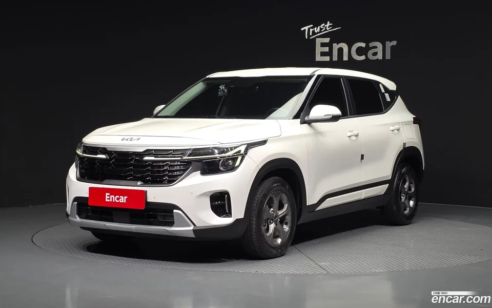Kia Seltos 1.6 2WD 2024 — photo 1, buy with delivery to Moscow