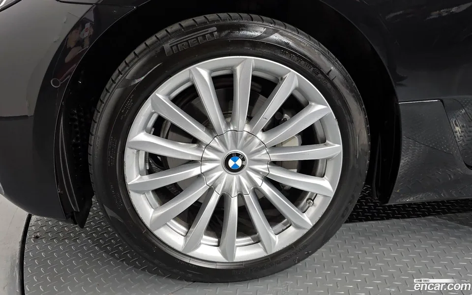 BMW 6 Series GT 620d 2022 — миниатюра 2