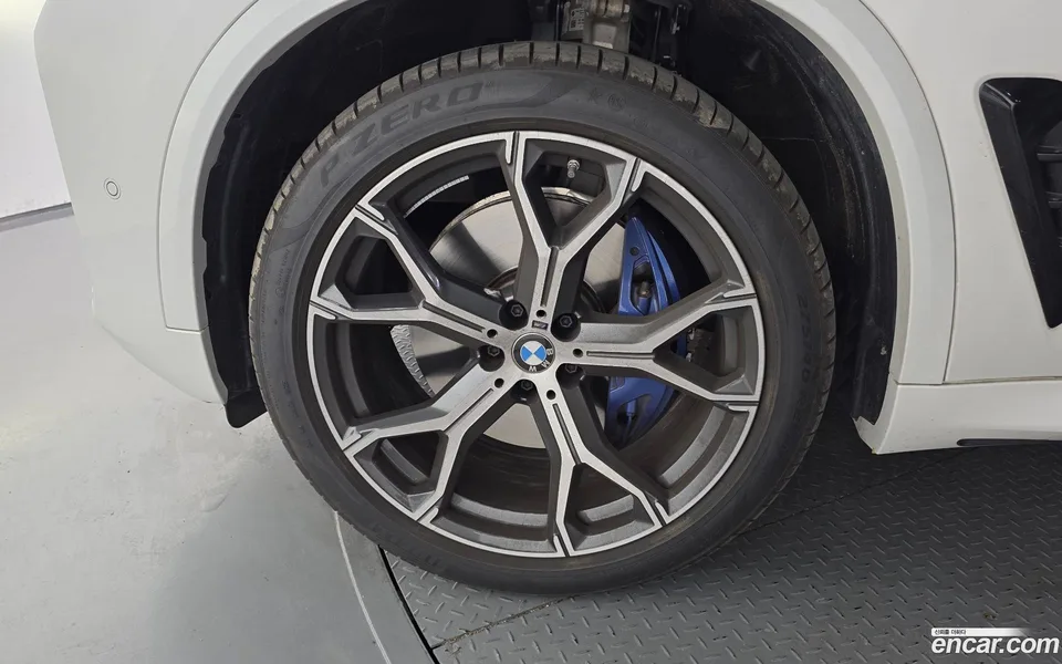 BMW X5 xDrive 40i M 2025 — миниатюра 5