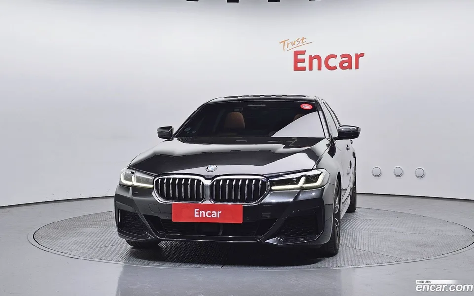 BMW 5 Series 520i M 2022 — миниатюра 3