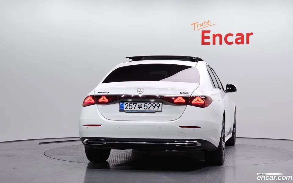 Mercedes-Benz E-Class E200 2025 — миниатюра 4
