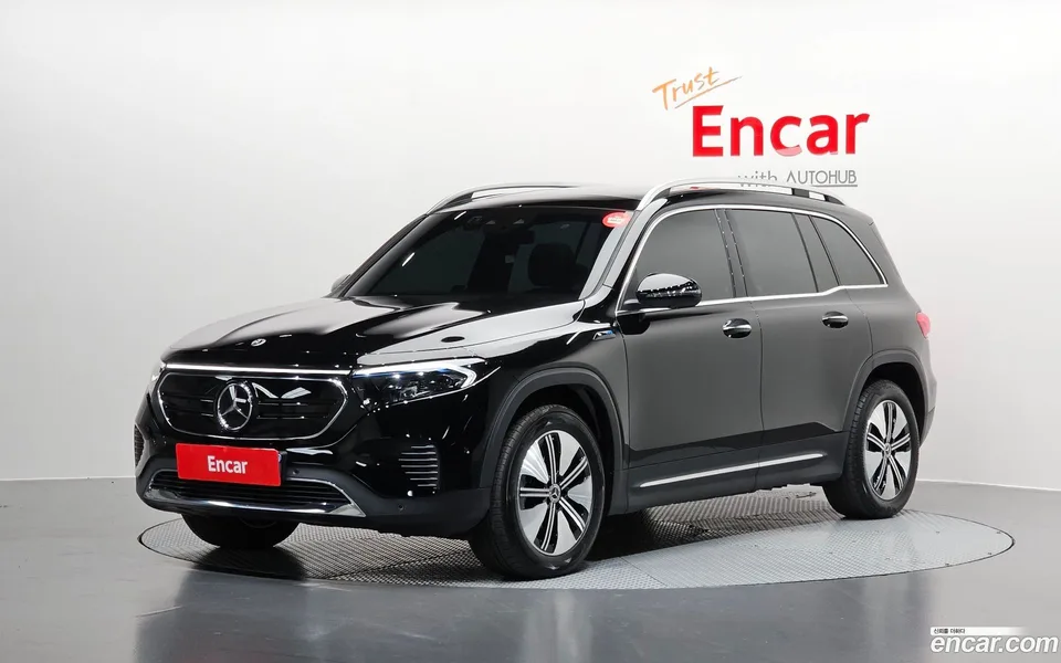 Mercedes-Benz EQB EQB300 4MATIC 2022 — фото 1, купить с доставкой в Москву