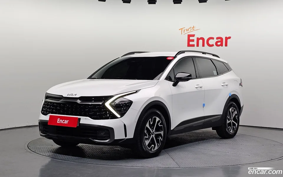 Kia Sportage Hybrid 4WD 2022 — фото 1, купить с доставкой в Москву