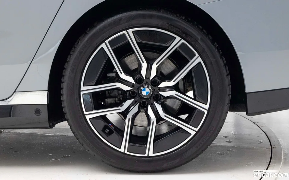 BMW 7 Series 740i xDrive M 2025 — миниатюра 2