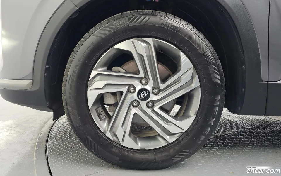 Hyundai SantaFe 2.2 2WD 2023 — миниатюра 2