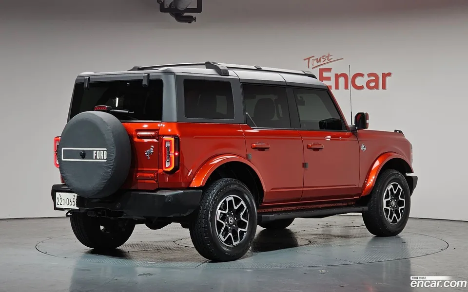 Ford Bronco 2.7 2023 — миниатюра 2