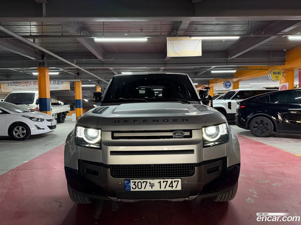 Land Rover Defender 110 P300 X- SE 2024 — фото 1, купить с доставкой в Москву