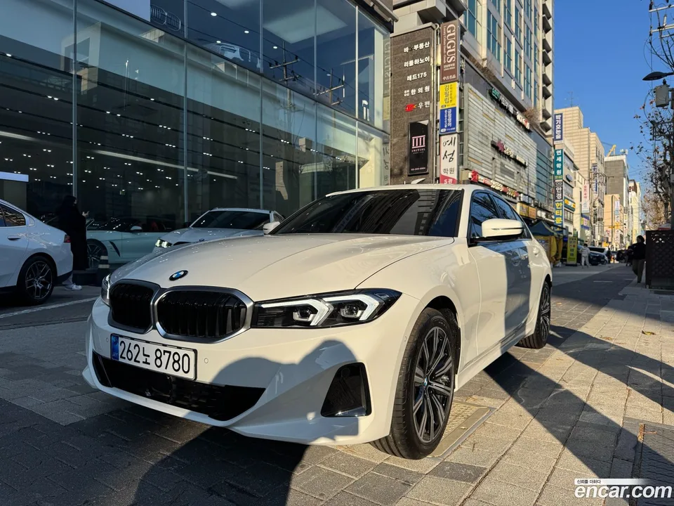 BMW 3 Series 320i M 2025 — миниатюра 3