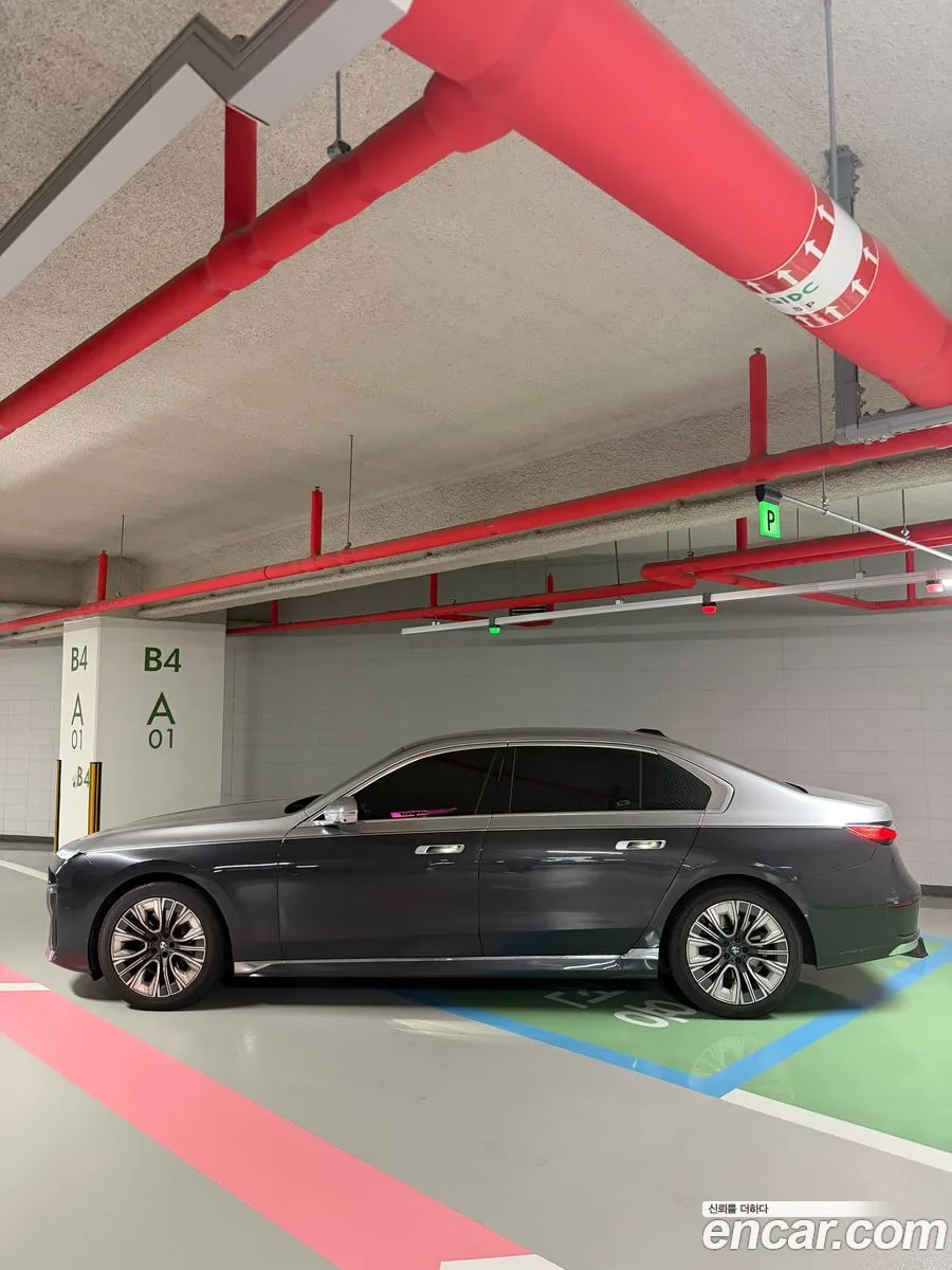 BMW 7 Series 740i sDrive 2023 — миниатюра 2