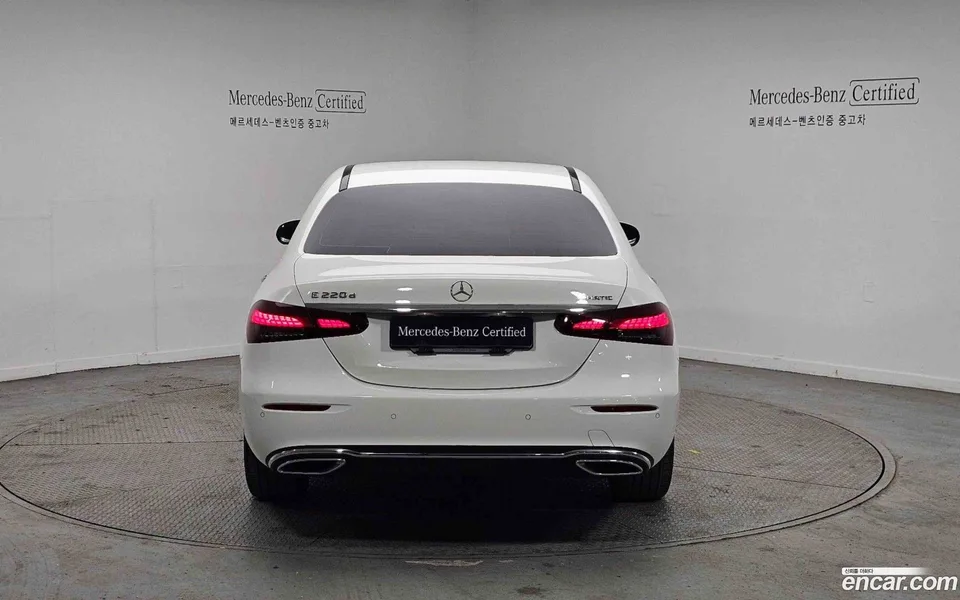Mercedes-Benz E-Class E220d 4MATIC 2023 — миниатюра 4