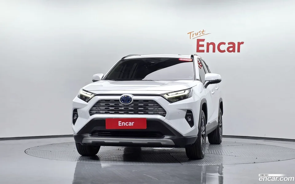 Toyota RAV4 2.5 4WD LTD 2024 — миниатюра 3