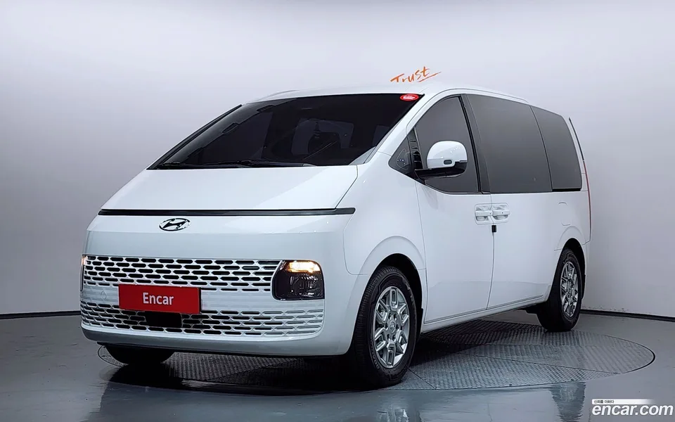Hyundai Staria 11 2024 — фото 1, купить с доставкой в Москву