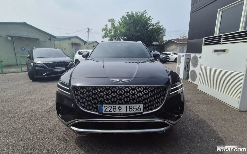 Genesis GV80 2.5T 2WD 2024 — фото 1, купить с доставкой в Москву