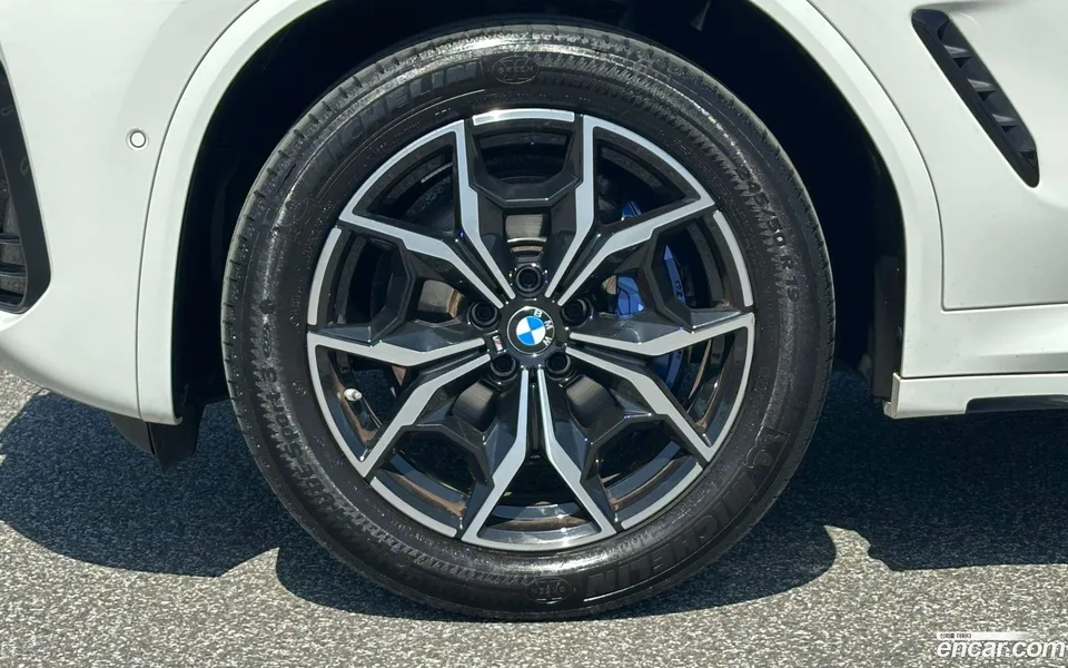 BMW X4 xDrive20i M 2022 — миниатюра 2