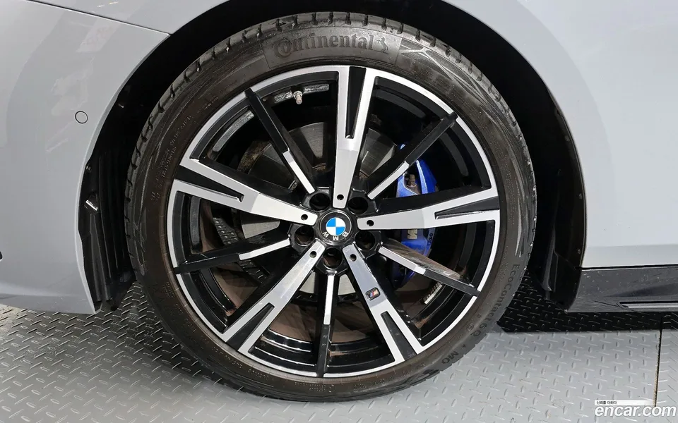 BMW 5 Series 530i xDrive M 2024 — миниатюра 2