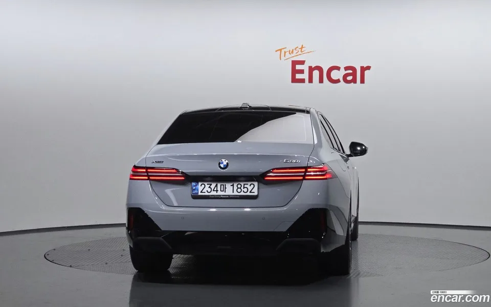 BMW 5 Series 530i xDrive M 2024 — миниатюра 4