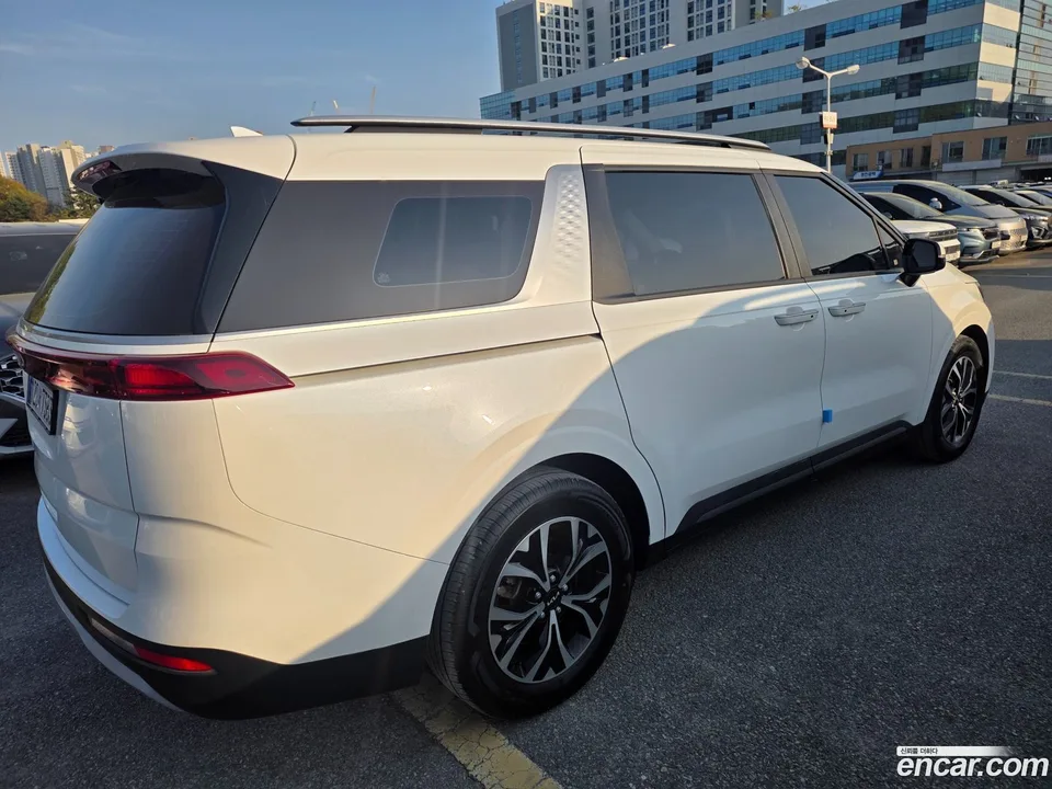 Kia Carnival 9 2022 — миниатюра 4