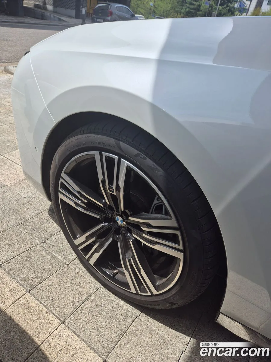 BMW i7 xDrive 60 M 2025 — миниатюра 2