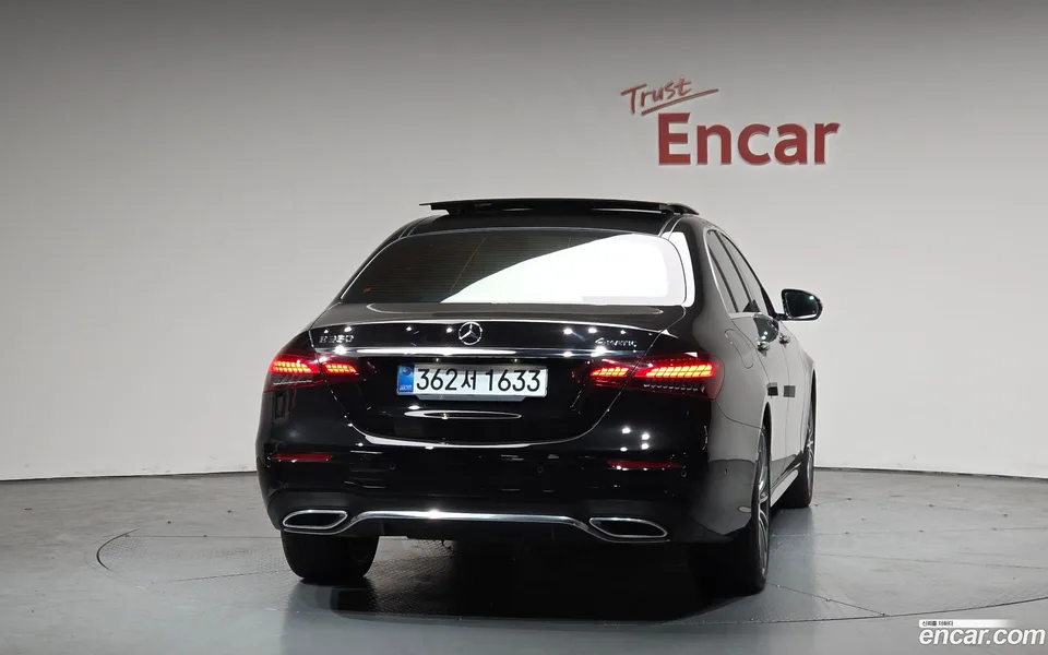 Mercedes-Benz E-Class E350 4MATIC AMG Line 2022 — миниатюра 4