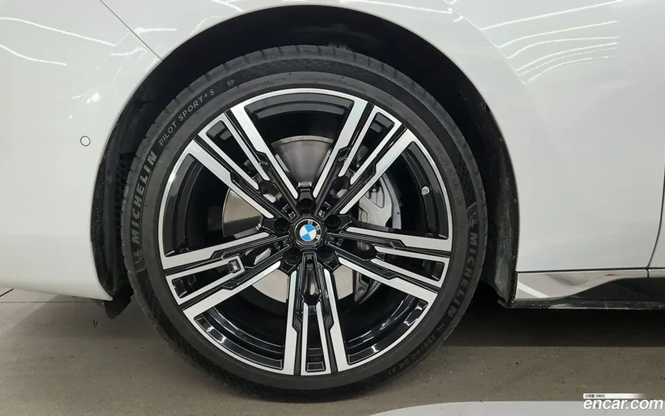 BMW 7 Series 740i xDrive M 2025 — миниатюра 2