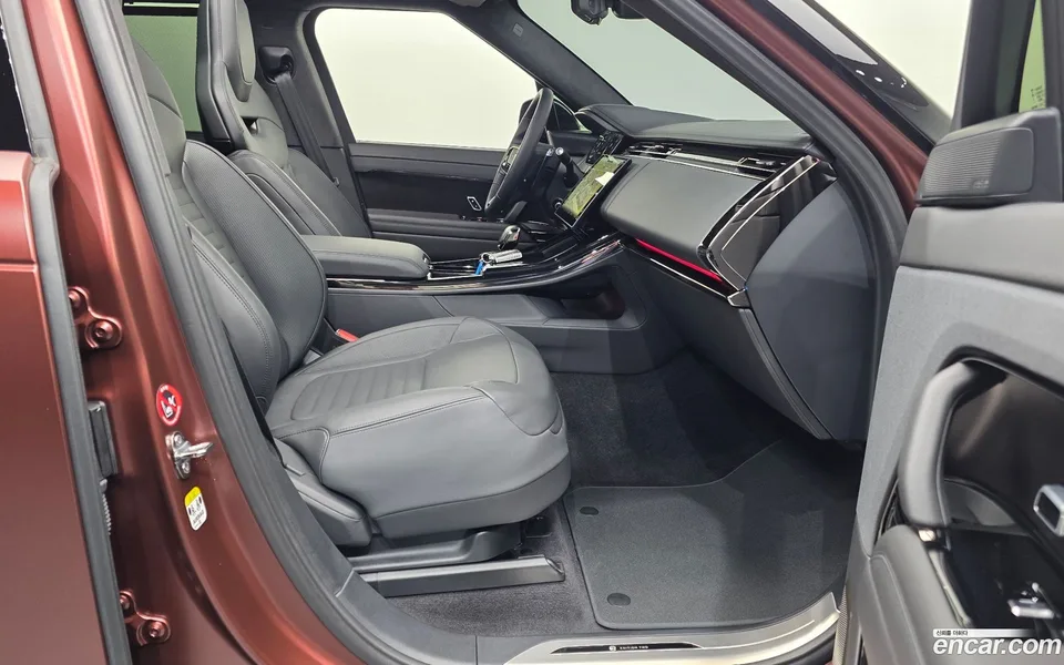 Land Rover Range Rover Sport P635 SV 2025 — thumbnail 3