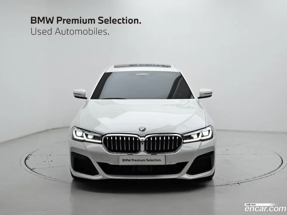 BMW 5 Series 520i M 2023 — миниатюра 3