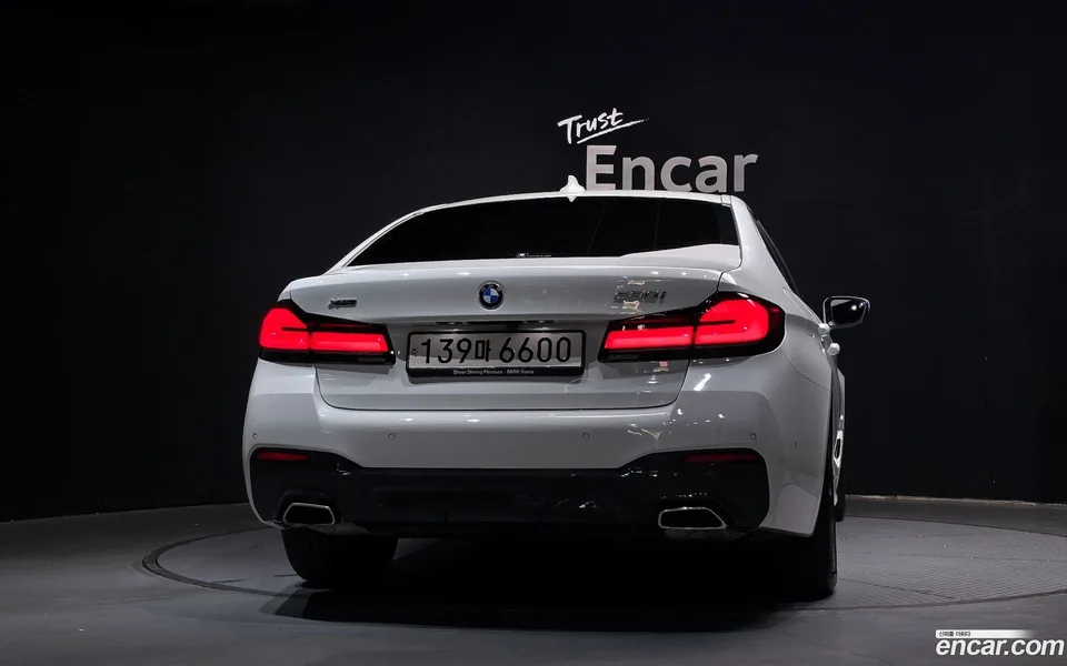 BMW 5 Series 530i xDrive M 2023 — миниатюра 4