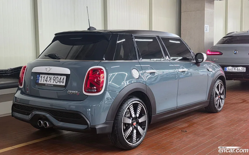 MINI Cooper S 5 2023 — миниатюра 2