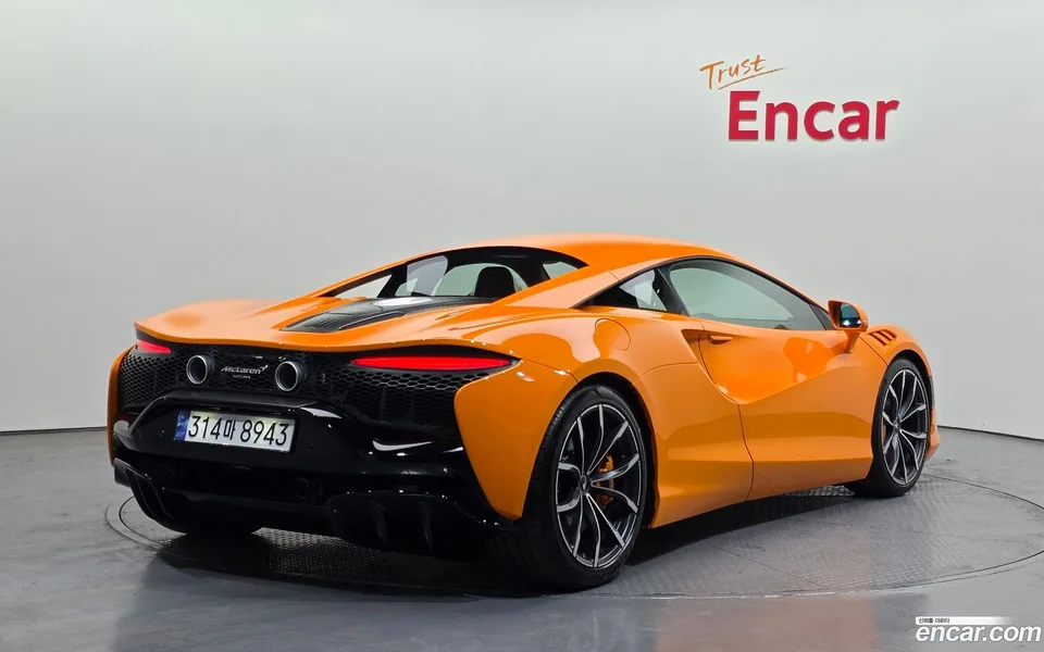 McLaren Artura 3.0 2023 — миниатюра 2