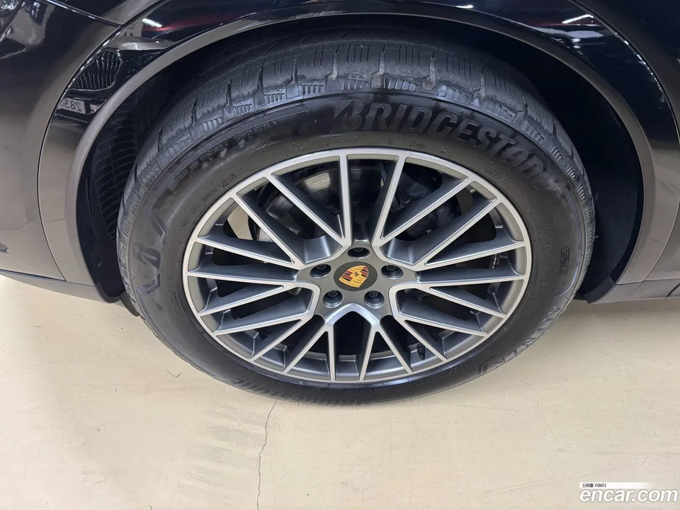 Porsche Cayenne 3.0 2024 — миниатюра 5