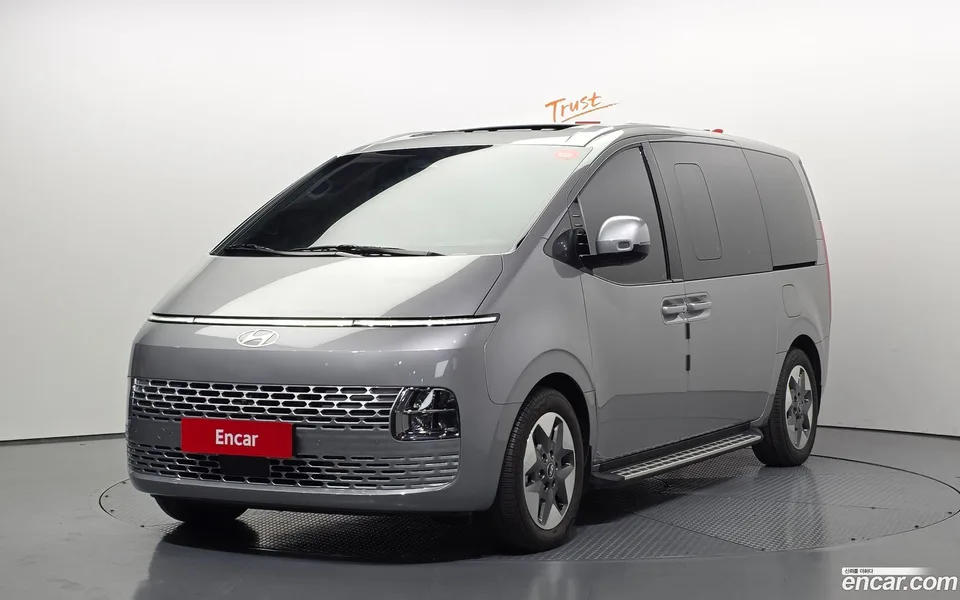 Hyundai Staria 9 2025 — фото 1, купить с доставкой в Москву